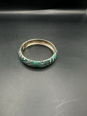 Sequin Nordstrom Green Gold Tone Statement Enamel Bangle Claw Bracelet NWOT #81